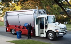 Hino 338 Refuse Truck '2007